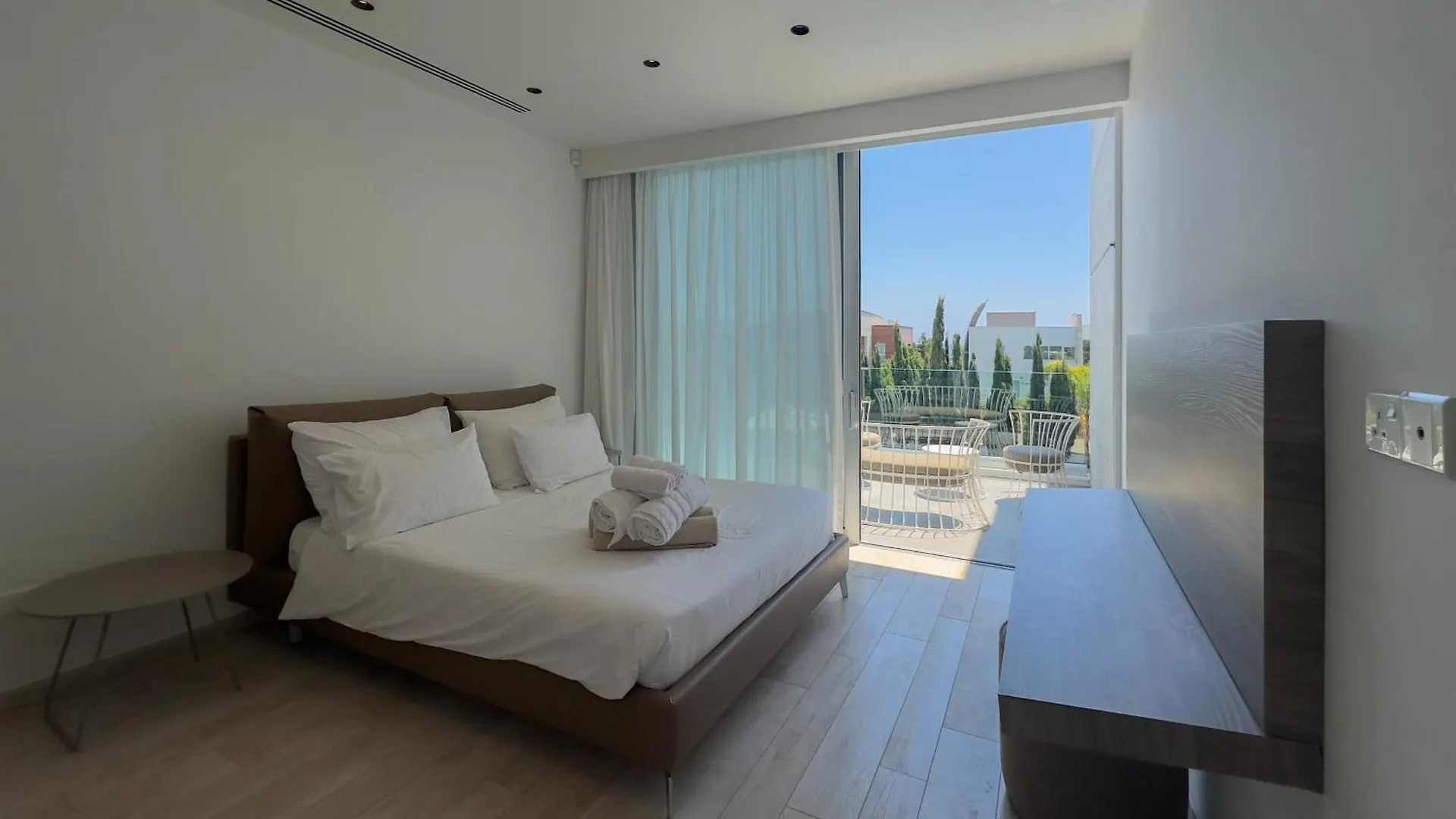Vivo Mare 3 Bedroom Villas أيا نابا